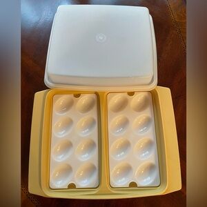 Vintage Tupperware Egg Container
